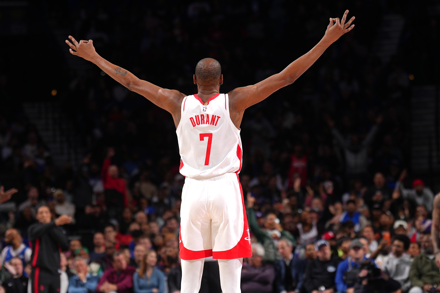 开云下载-37岁的杜兰特连续3场30+ 比肩乔丹、詹姆斯、库里、卡尔·马龙