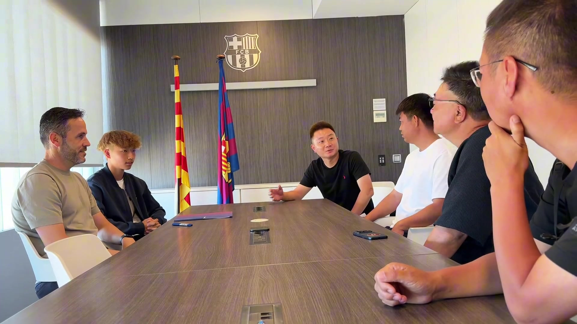 kaiyun-现场视频！董路晒李昊炎签约巴萨拉玛西亚 成拉玛西亚中国第一人